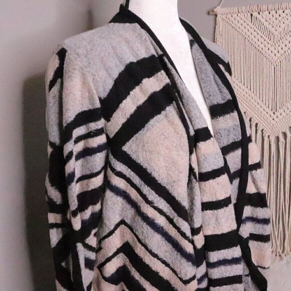 Lucky Brand | Cascade front Aztec Cardigan Medium - Picture 3 of 6